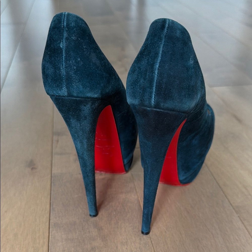 Christian Louboutin Teal Suede Peep-Toe Plate-forme Pumps with Gathered Detail - Picture 3 of 4